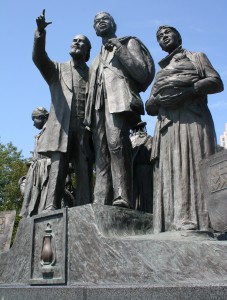 Gateway_to_Freedom_International_Memorial_to_the_Underground_Railroad_-_Detroit_-_front